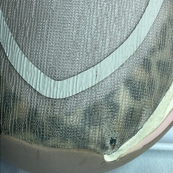 (B)‎ Nike Kyrie Infinity Leopard Print Basketball Shoes Iron Ore Light W, Size 9 - Picture 6 of 16